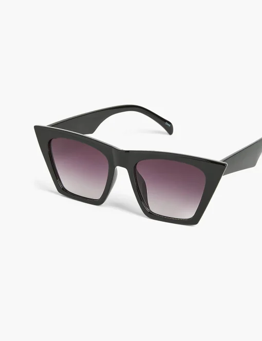 Sunglasses^Lane Bryant Dramatic Plastic Cat Eye Black
